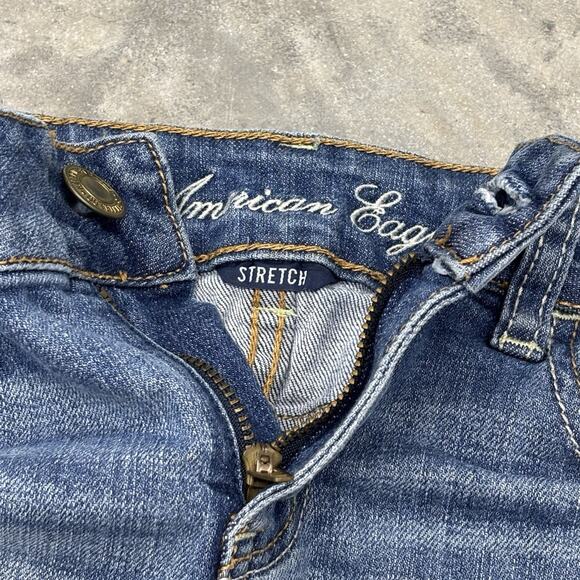 Y2K American Eagle Low Rise Denim Shorts Medium Wash Distressed Womens 6 - Picture 2 of 9